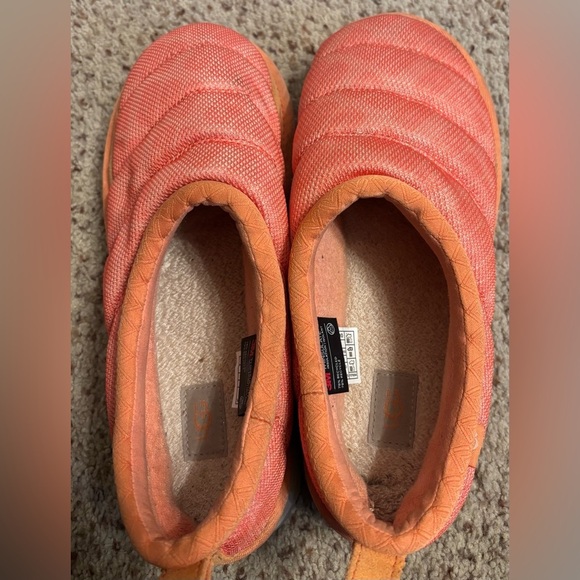 UGG Tasman LTA quilted puffer slippers in orange, 9 - Picture 8 of 10